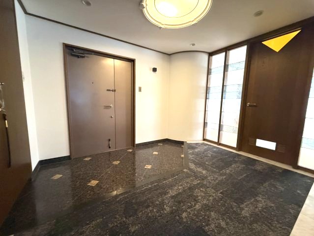 KBコンフォート三条の玄関写真
