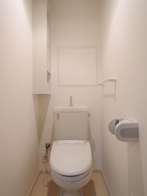 ＪＲ東海道本線 尾張一宮駅 バス乗車時間：6分 最寄りバス停で下車 徒歩7分 2階建 築15年のトイレ写真