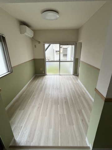 サンコーポ諏訪の居間写真