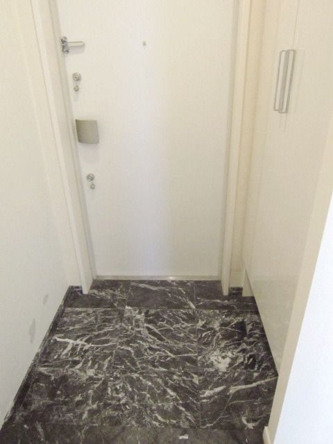 玄関　※別部屋参考写真