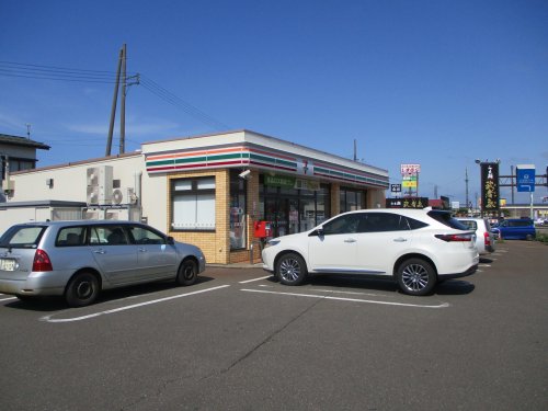 コンビニ　セブンイレブン 国府店（コンビニ）まで208m
