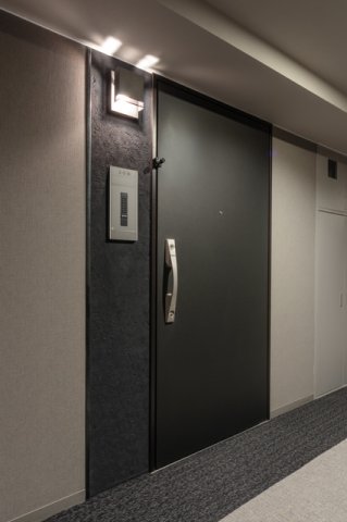 玄関　※写真は同タイプ住戸です。