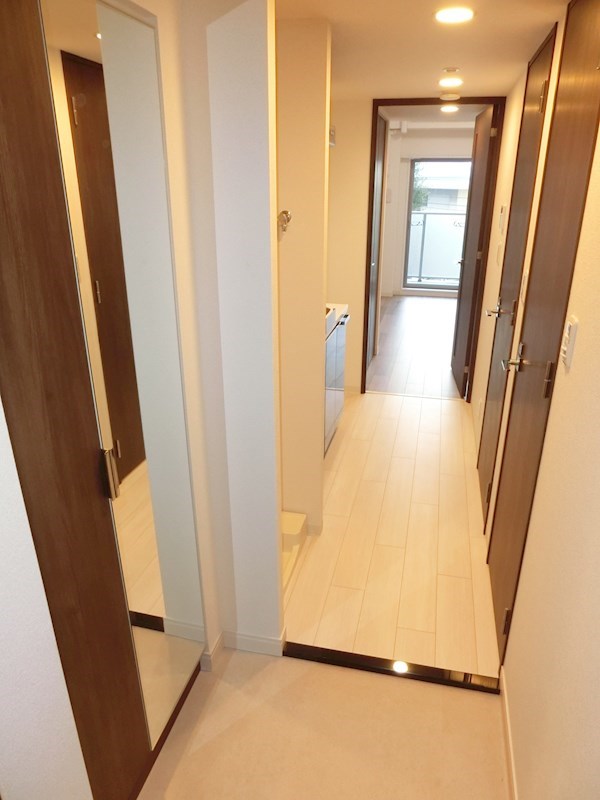 玄関　※実際のお部屋には家具家電が付きます