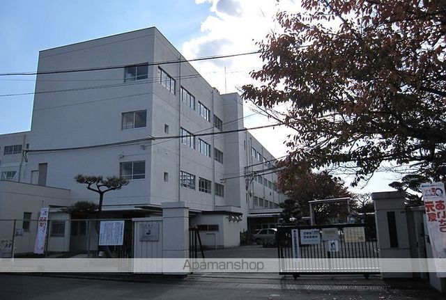 小学校　真上小学校（小学校）まで650m