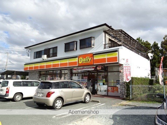 コンビニ　デイリーヤマザキ（コンビニ）まで583m