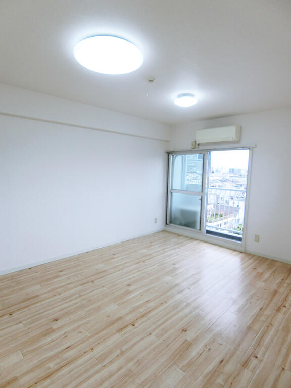 シャンボール高円寺の居間写真