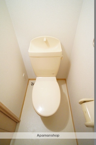 東急目黒線 新丸子駅 徒歩9分 4階建 築22年のトイレ写真