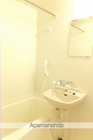 レオパレスリトル アイランドの風呂写真