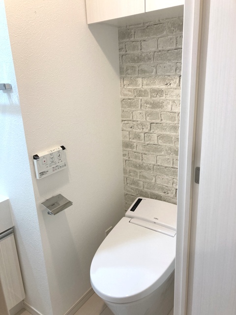 トイレ　※写真は同タイプ住戸です。