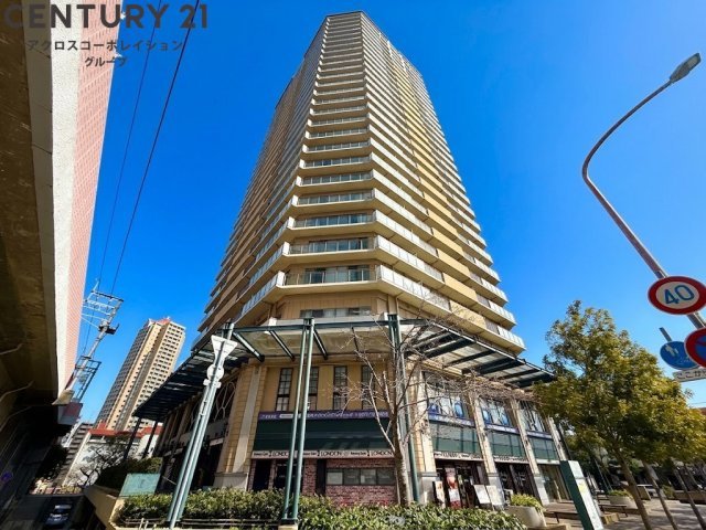 建物外観　モニター付きインターホンで安心です♪