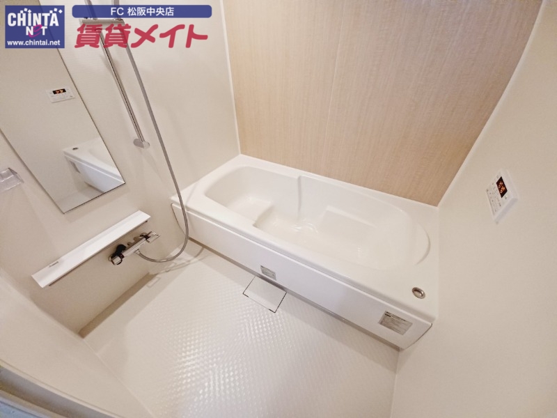 バス・シャワールーム　同型反転画像参考
