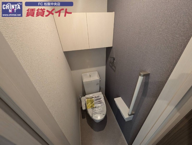 トイレ　同型反転画像参考