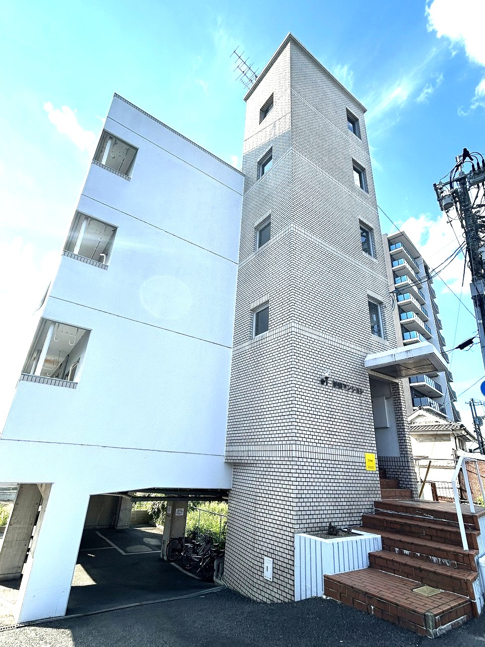 建物外観　新鶴マンション