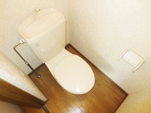 トイレ　別号室の参考写真です。