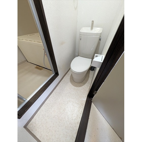 トイレ　トイレとお風呂は別です