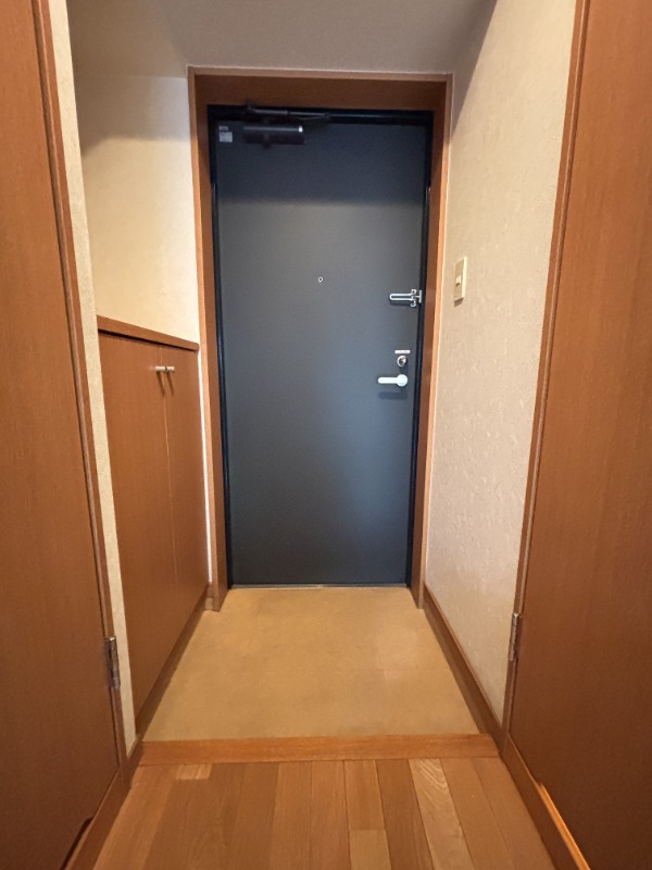 玄関　３０２号室　写真