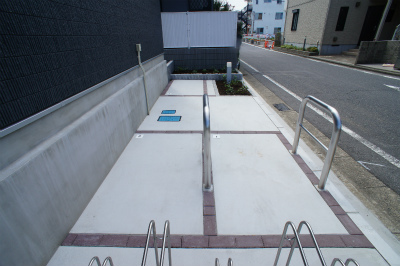 駐車場　バイク置き場