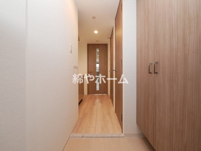 玄関　収納もある玄関です