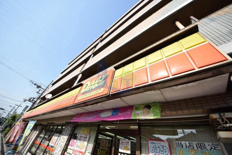 コンビニ　デイリーヤマザキくにじま駅前店（コンビニ）まで22m