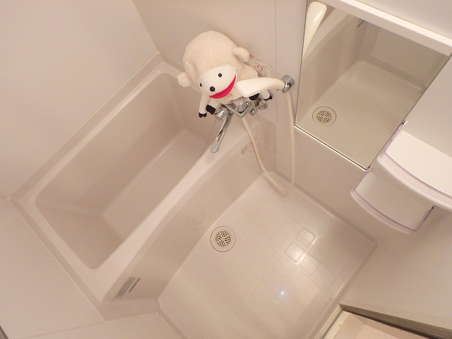 バス・シャワールーム　鏡付きのバスルーム★