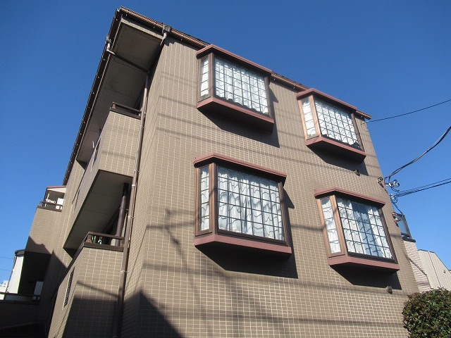 建物外観　外観がタイル張りのしっかりとした建物です。
