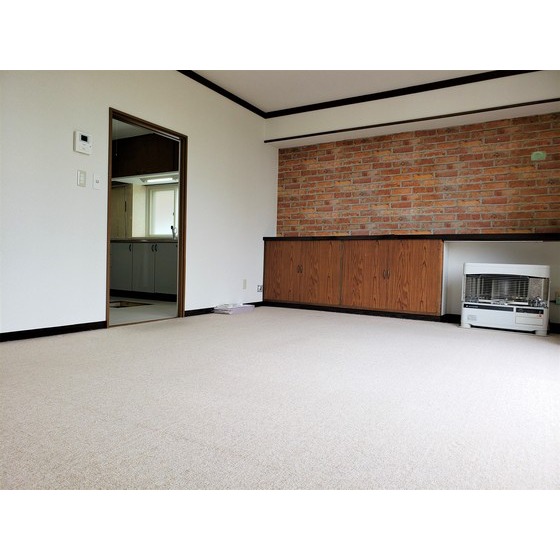 居室・リビング　収納付きカウンター