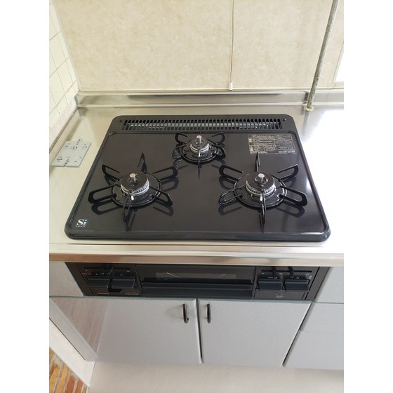 キッチン　ガスコンロ３口