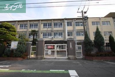 小学校　岡山市立鹿田小学校（小学校）まで843m