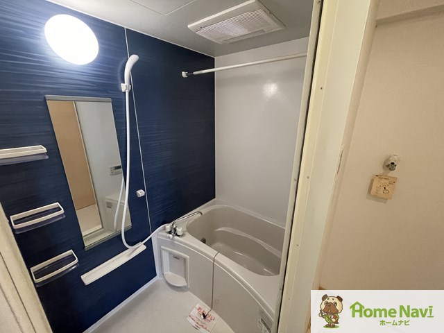 バス・シャワールーム　浴室乾燥機・追い焚き付きのお風呂