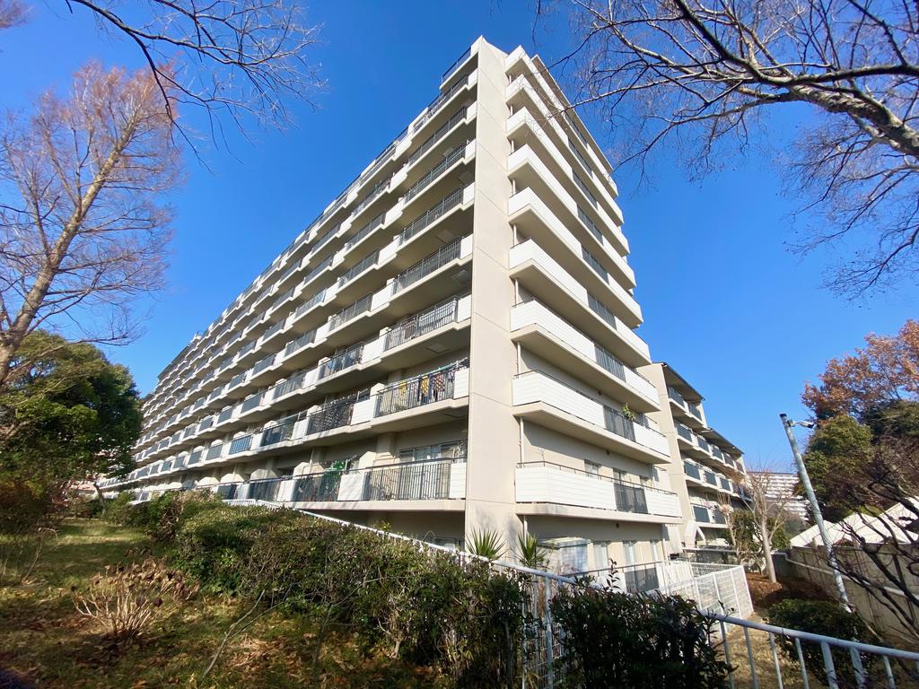 建物外観　地上10階地下1階建・総戸数195戸