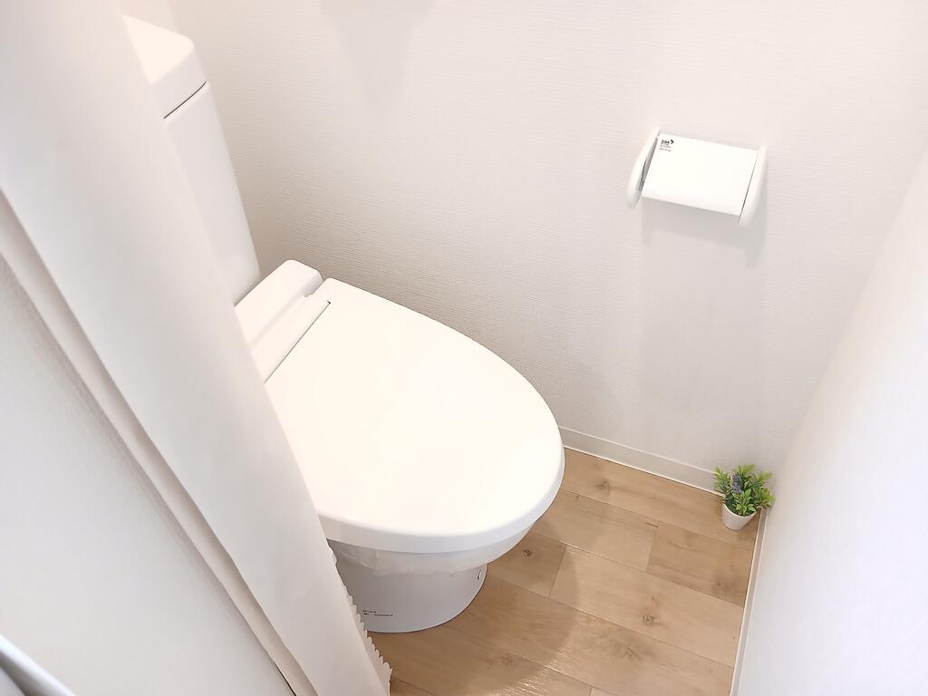 トイレ　温水洗浄便座です