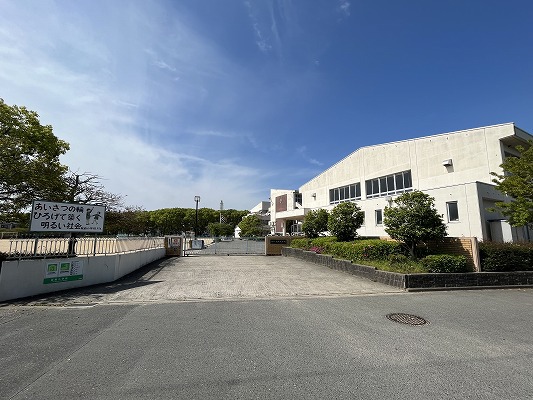 小学校　城西小学校（小学校）まで626m