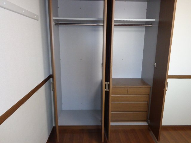 収納　洋室クローゼット収納
