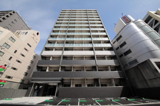 【広島市南区比治山町のマンションの建物外観】