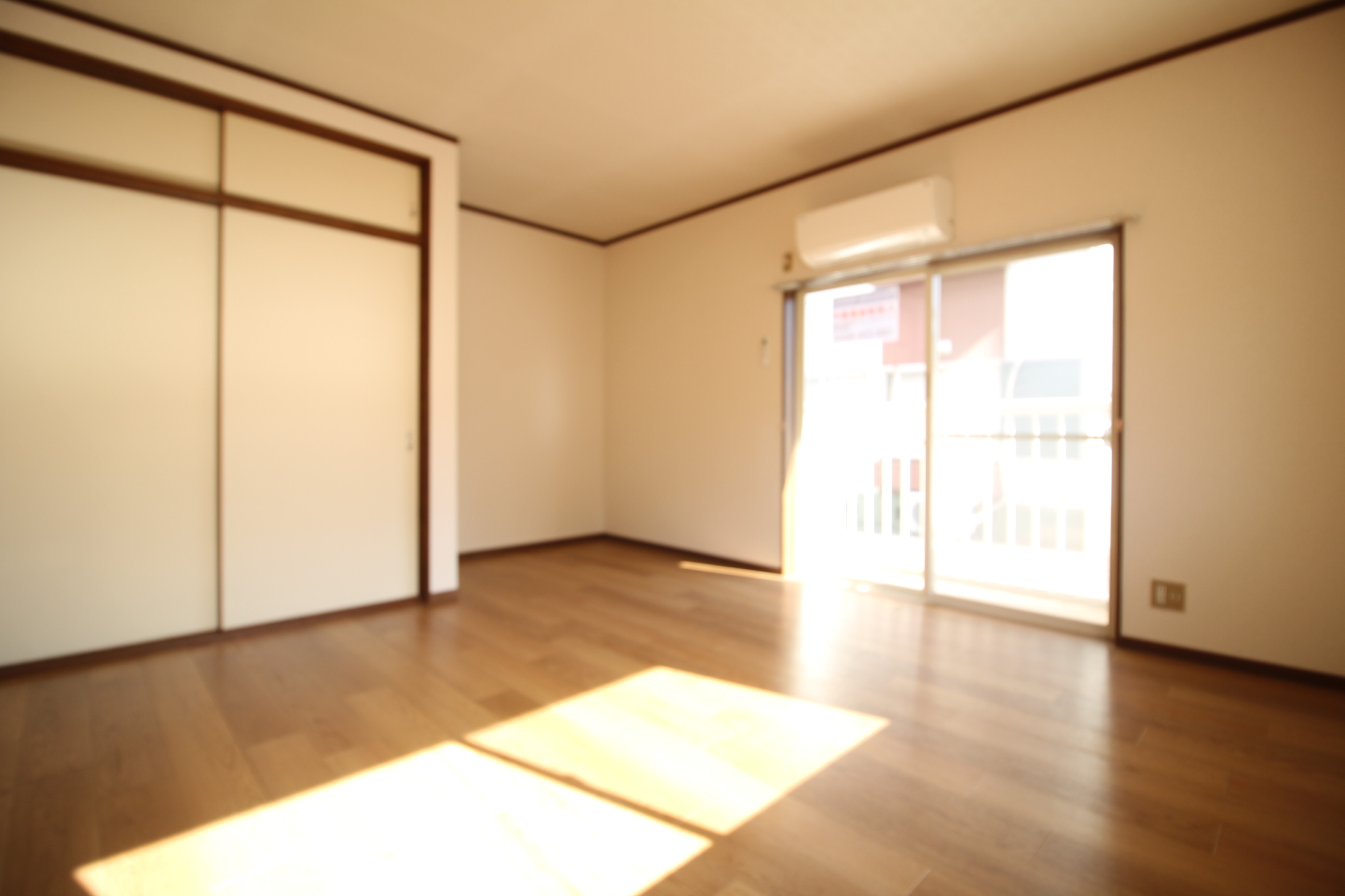 居室・リビング　9帖の洋室♪