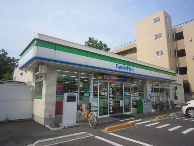 コンビニ　ファミリーマート下石神井一丁目店（コンビニ）まで533m