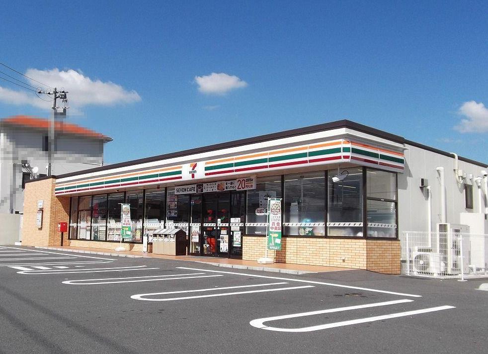 コンビニ　セブンイレブン 新倉敷駅前１丁目店（コンビニ）まで274m
