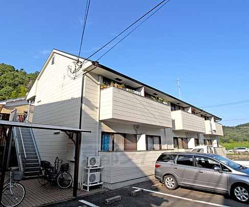 京都市北区上賀茂狭間町のアパートの建物外観