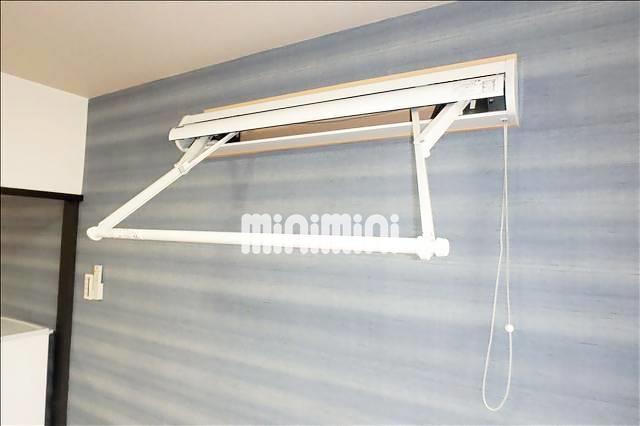 その他　壁付け室内物干しです。天気を気にせず洗濯できます。