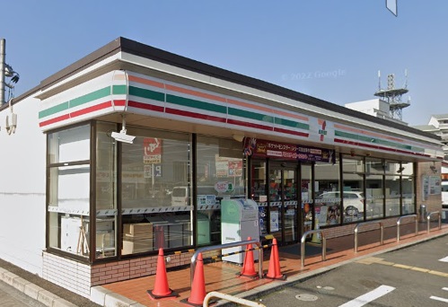 コンビニ　セブン－イレブン　野洲市役所前店（コンビニ）まで900m
