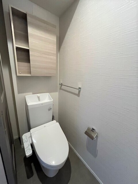 トイレ　温水洗浄暖房便座