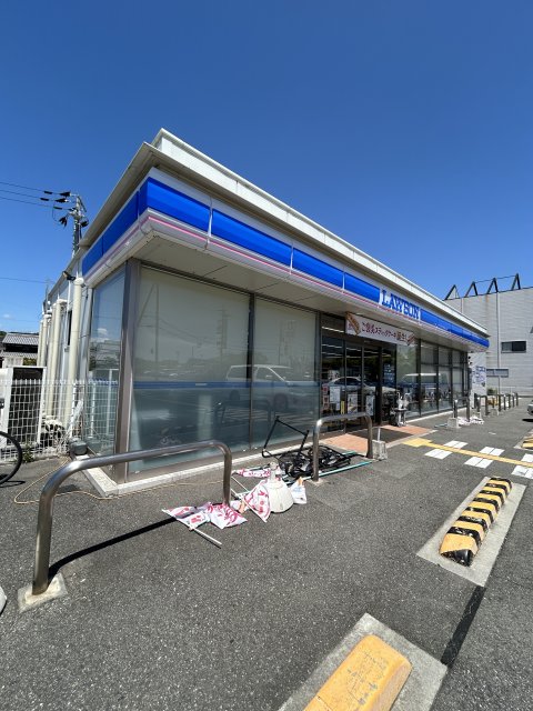 コンビニ　ローソン　三木大村店（コンビニ）まで300m
