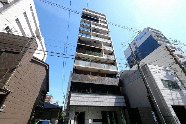 大阪市中央区神崎町のマンションの建物外観