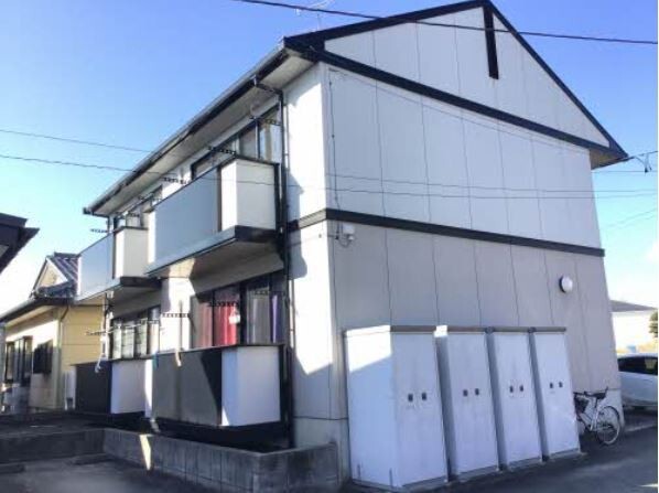 郡山市横塚のアパートの建物外観