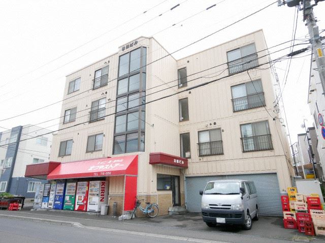 札幌市北区北三十九条西のマンションの建物外観