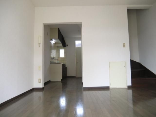 居室・リビング　エアコン完備のＬＤＫ