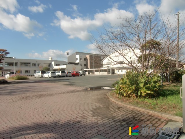 中学校　三輪中学校（中学校）まで1100m