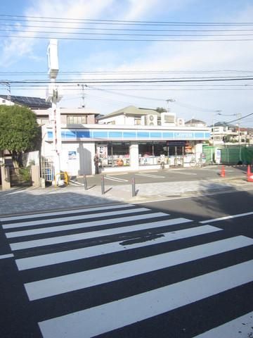 【横浜市神奈川区神大寺のアパートのコンビニ】