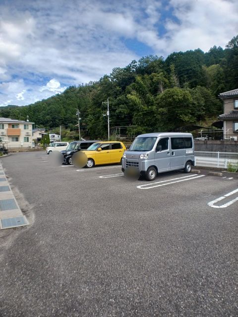 【安芸高田市吉田町吉田のアパートの駐車場】