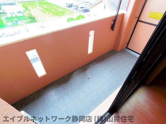 【静岡市葵区竜南のマンションのバルコニー】